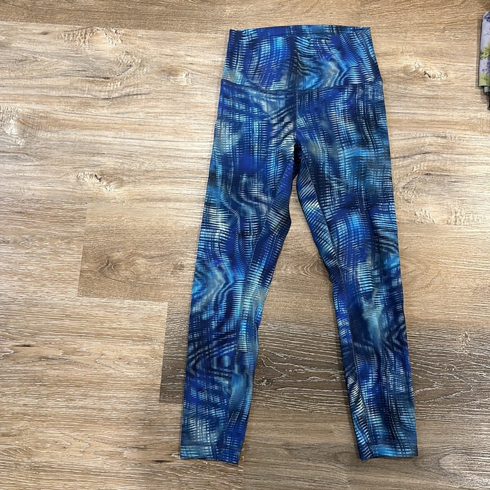 Lululemon 25” size 6